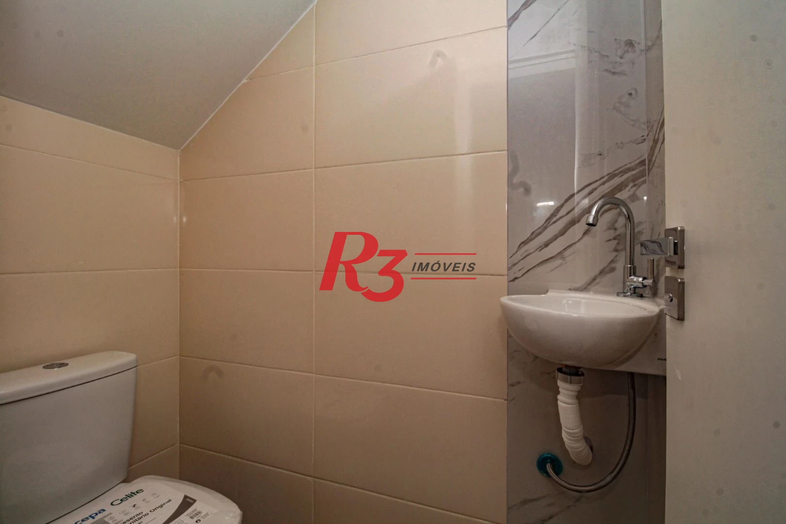 Sobrado à venda, 140 m² por R$ 648.000,00 - Marapé - Santos/SP