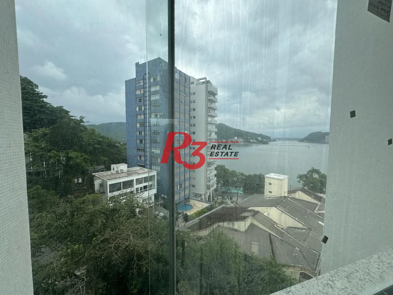 Apartamento com 3 dormitórios à venda, 235 m² por R$ 2.000.000,00 - Ilha Porchat - São Vicente/SP