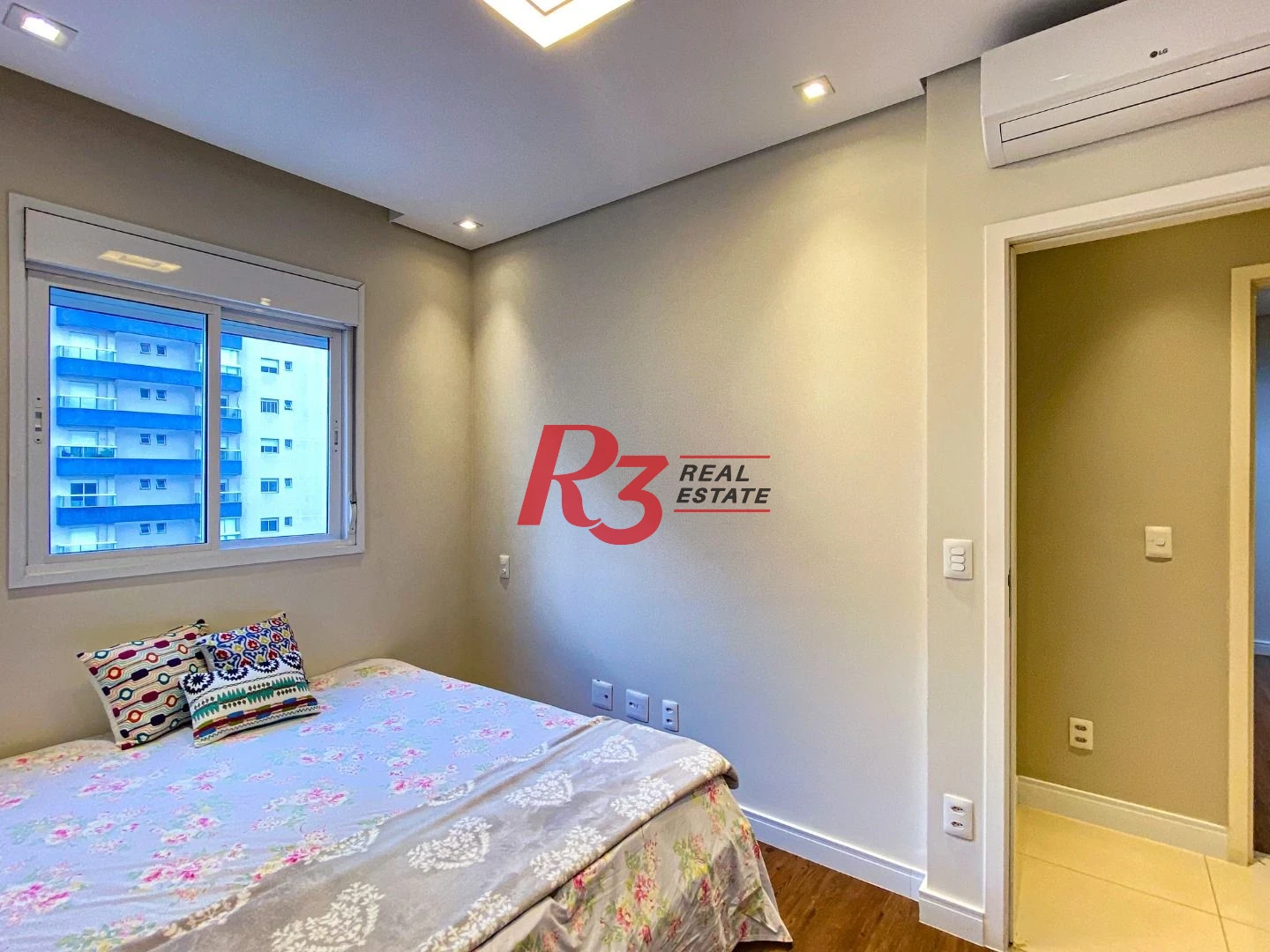 Apartamento com 3 dormitórios à venda, 163 m² por R$ 2.350.000,00 - Boqueirão - Santos/SP