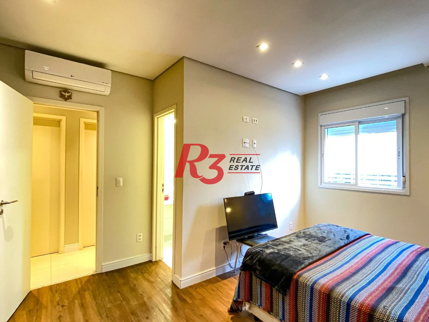 Apartamento com 3 dormitórios à venda, 163 m² por R$ 2.350.000,00 - Boqueirão - Santos/SP