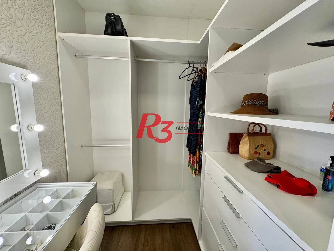 Apartamento com 3 dormitórios à venda, 127 m² por R$ 1.950.000,00 - Boqueirão - Santos/SP