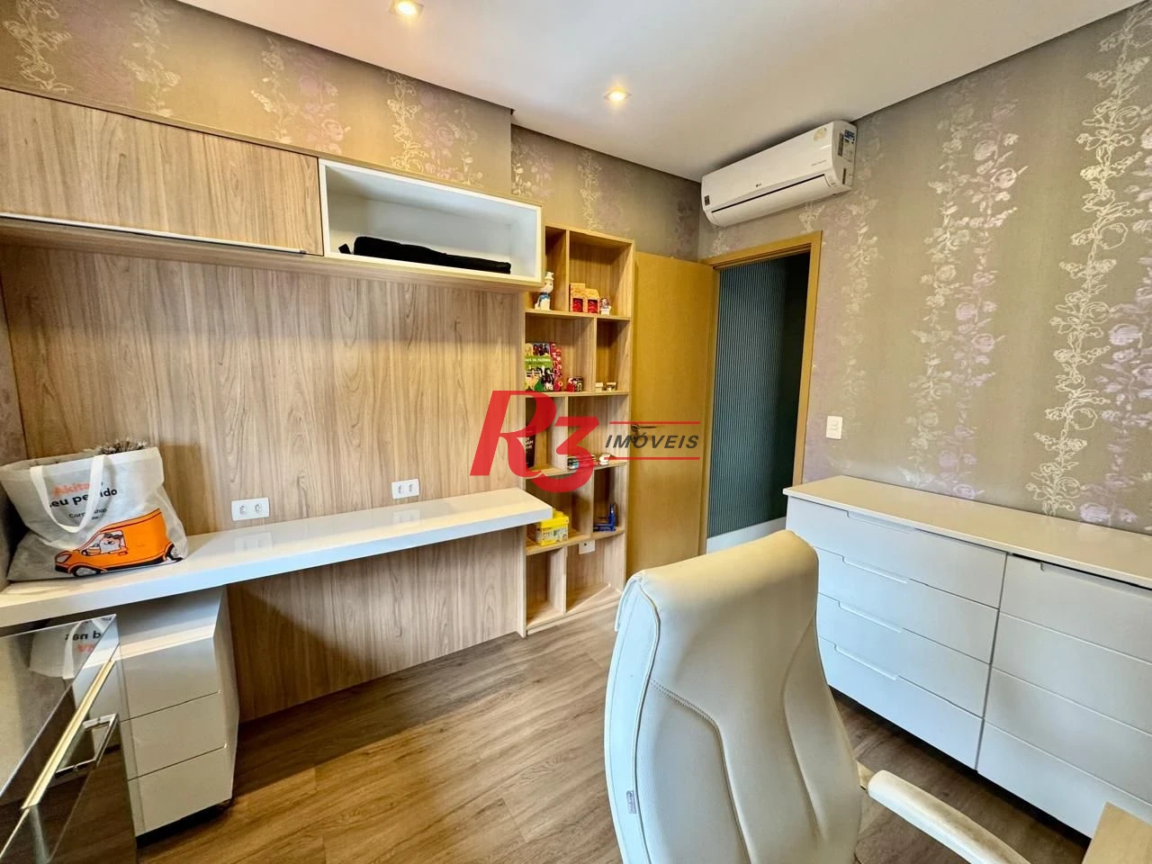 Apartamento com 3 dormitórios à venda, 127 m² por R$ 1.950.000,00 - Boqueirão - Santos/SP