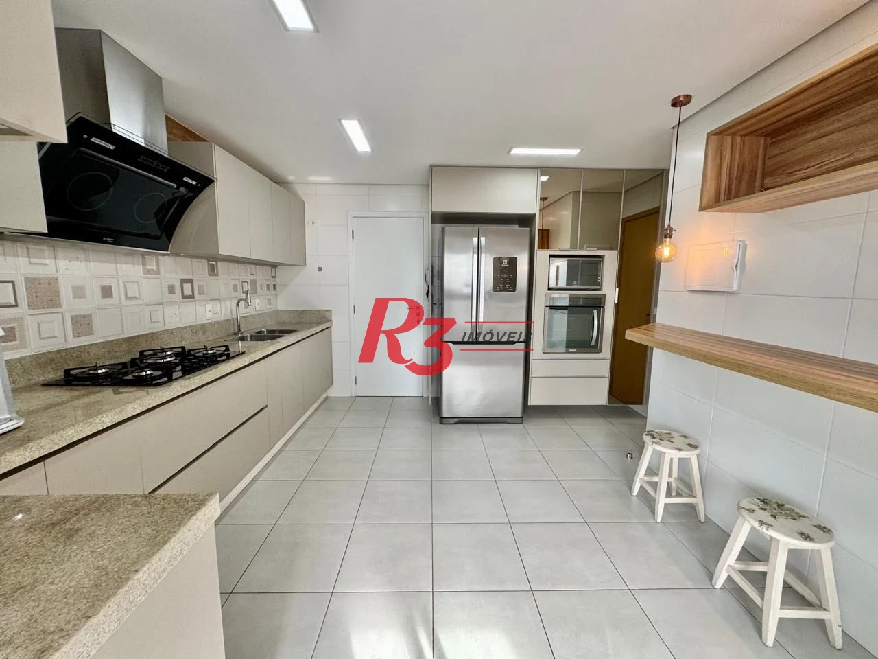 Apartamento com 3 dormitórios à venda, 127 m² por R$ 1.950.000,00 - Boqueirão - Santos/SP