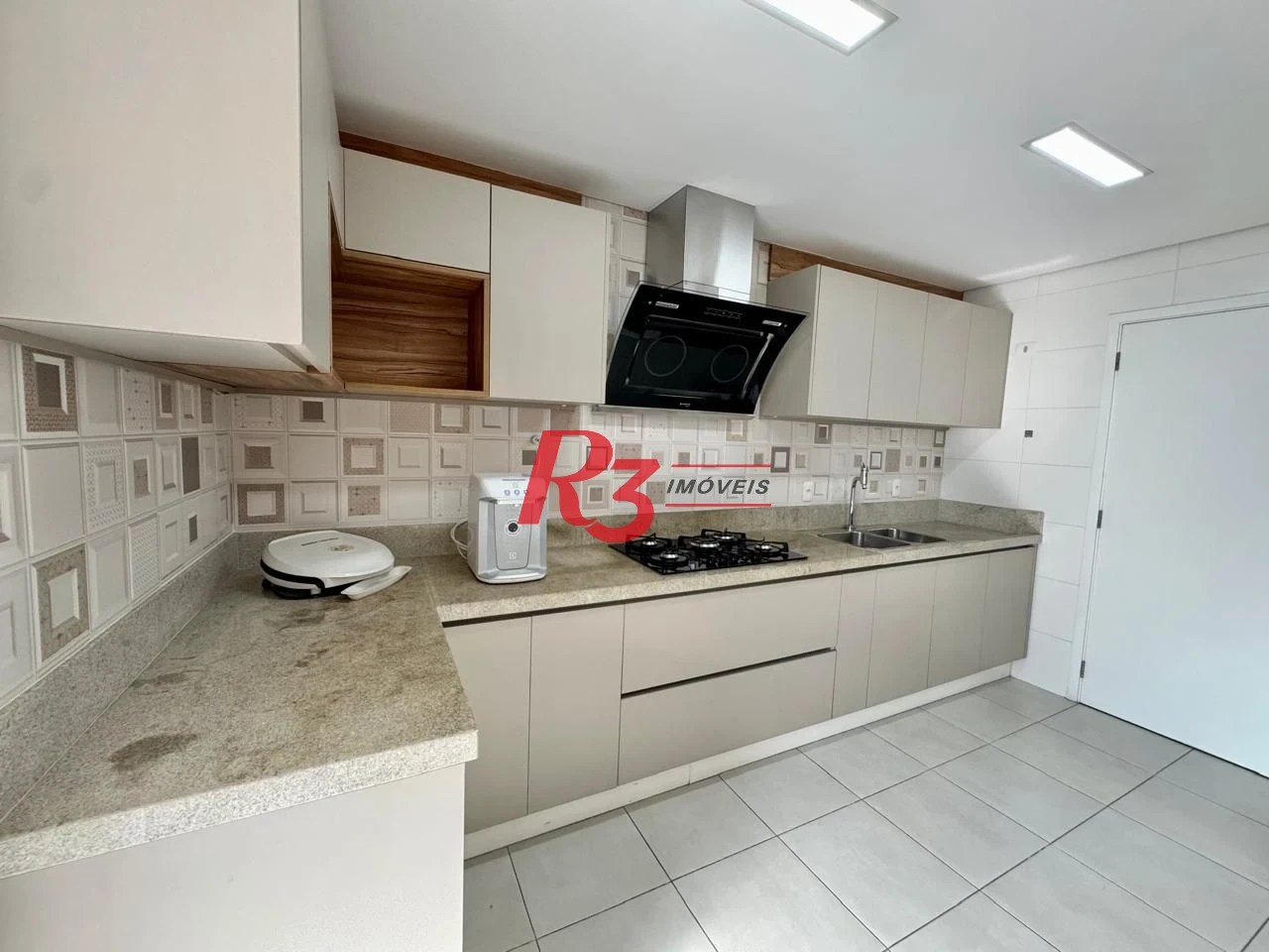 Apartamento com 3 dormitórios à venda, 127 m² por R$ 1.950.000,00 - Boqueirão - Santos/SP