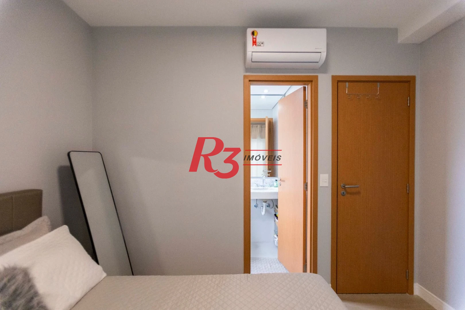 Apartamento com 2 dormitórios à venda, 65 m² por R$ 1.100.000,00 - Vila Rica - Santos/SP
