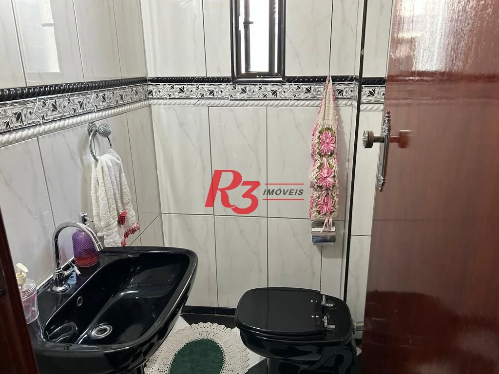 Sobrado com 4 dormitórios à venda, 160 m² por R$ 1.600.000,00 - Embaré - Santos/SP