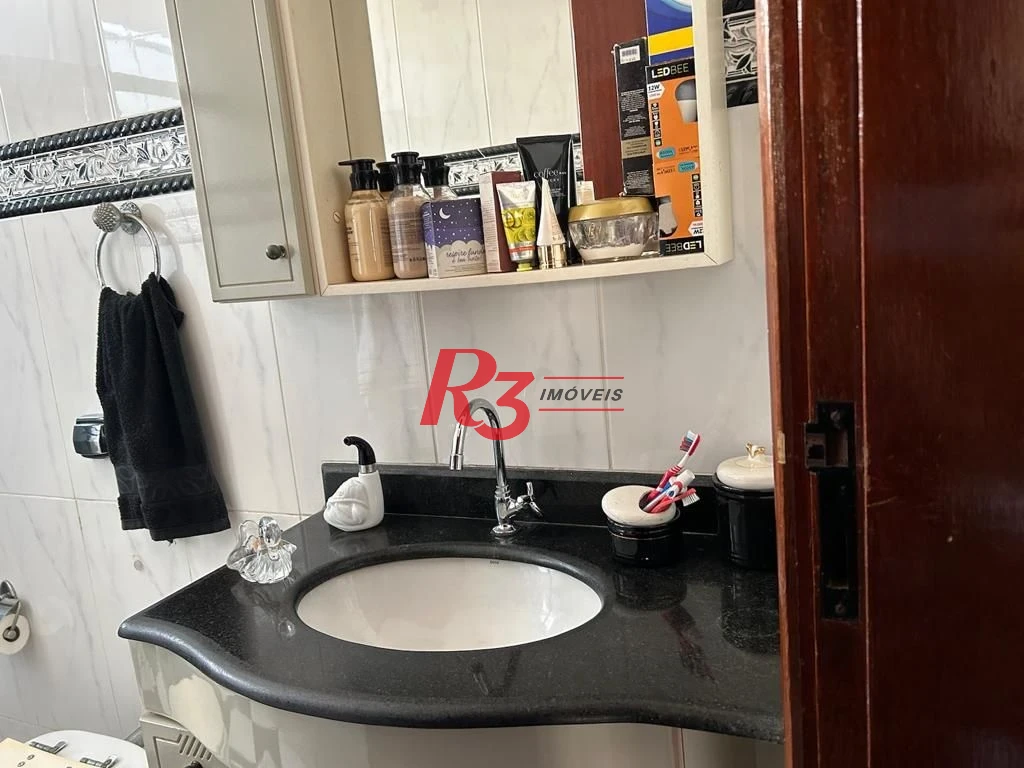Sobrado com 4 dormitórios à venda, 160 m² por R$ 1.600.000,00 - Embaré - Santos/SP
