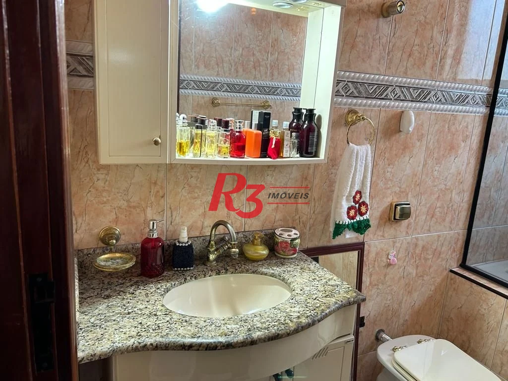 Sobrado com 4 dormitórios à venda, 160 m² por R$ 1.600.000,00 - Embaré - Santos/SP