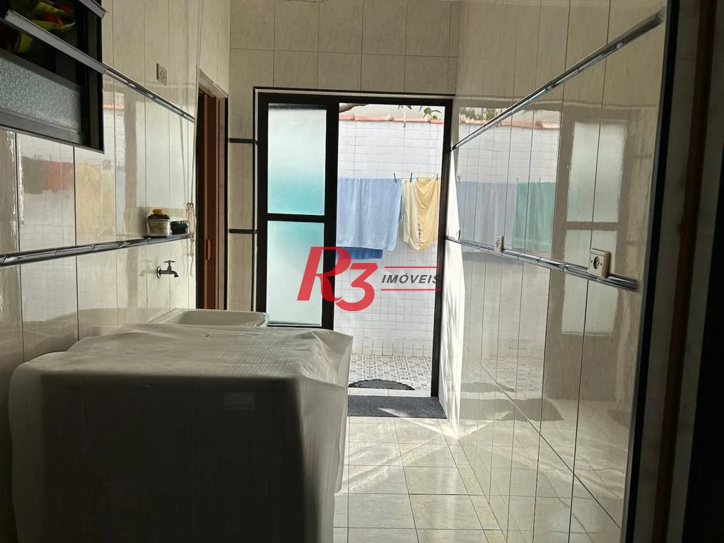 Sobrado com 4 dormitórios à venda, 160 m² por R$ 1.600.000,00 - Embaré - Santos/SP