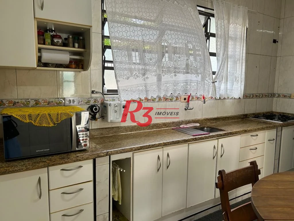Sobrado com 4 dormitórios à venda, 160 m² por R$ 1.600.000,00 - Embaré - Santos/SP