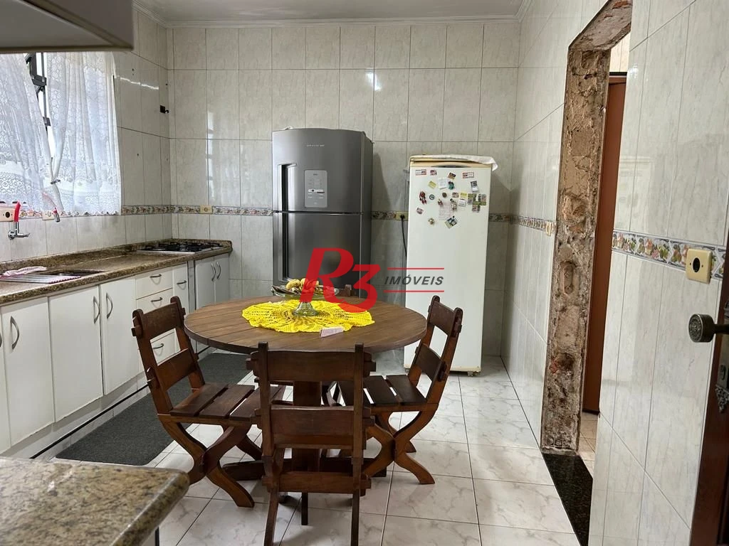 Sobrado com 4 dormitórios à venda, 160 m² por R$ 1.600.000,00 - Embaré - Santos/SP