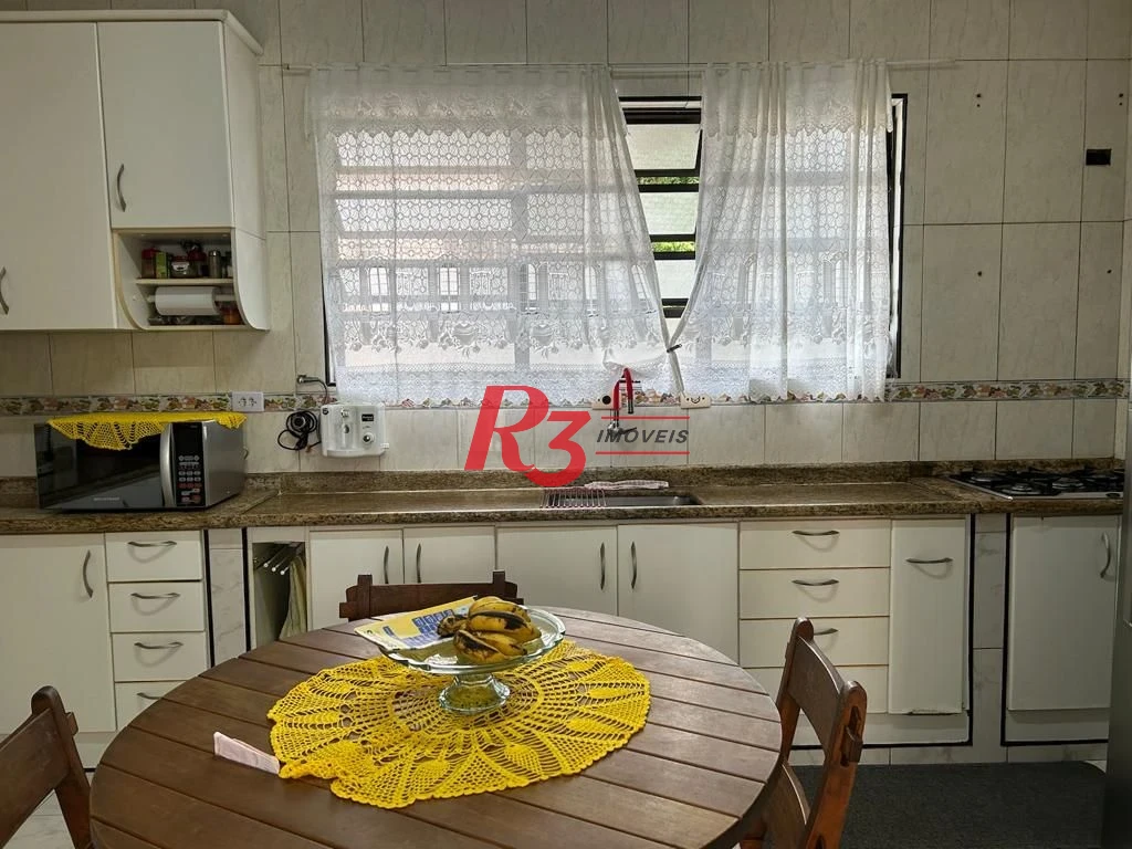 Sobrado com 4 dormitórios à venda, 160 m² por R$ 1.600.000,00 - Embaré - Santos/SP