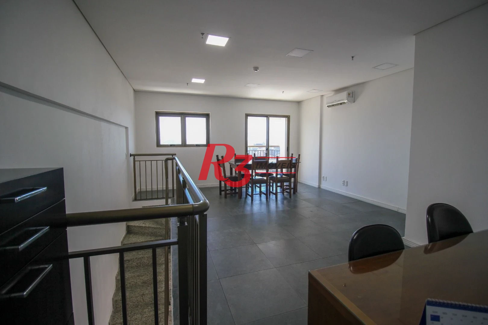 Sala à venda, 98 m² por R$ 650.000,00 - Valongo - Santos/SP