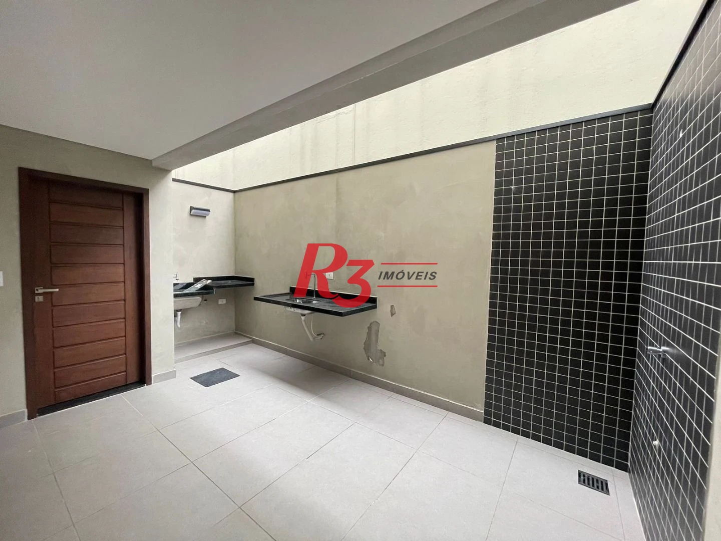 Village com 2 dormitórios à venda, 88 m² por R$ 820.000,00 - Ponta da Praia - Santos/SP