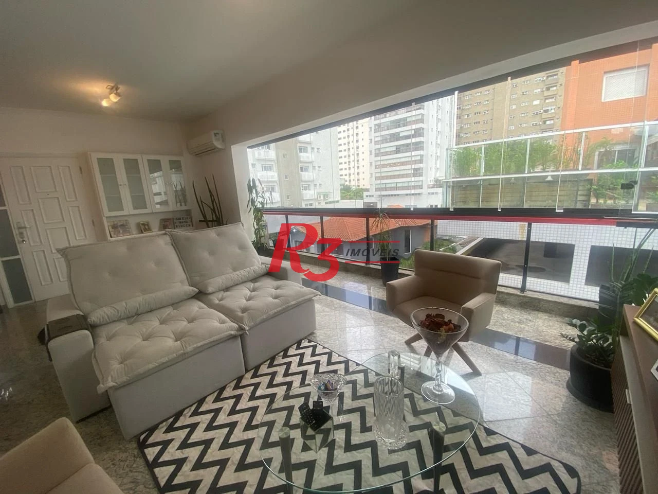 Apartamento com 3 dormitórios à venda, 140 m² por R$ 1.170.000,00 - Embaré - Santos/SP