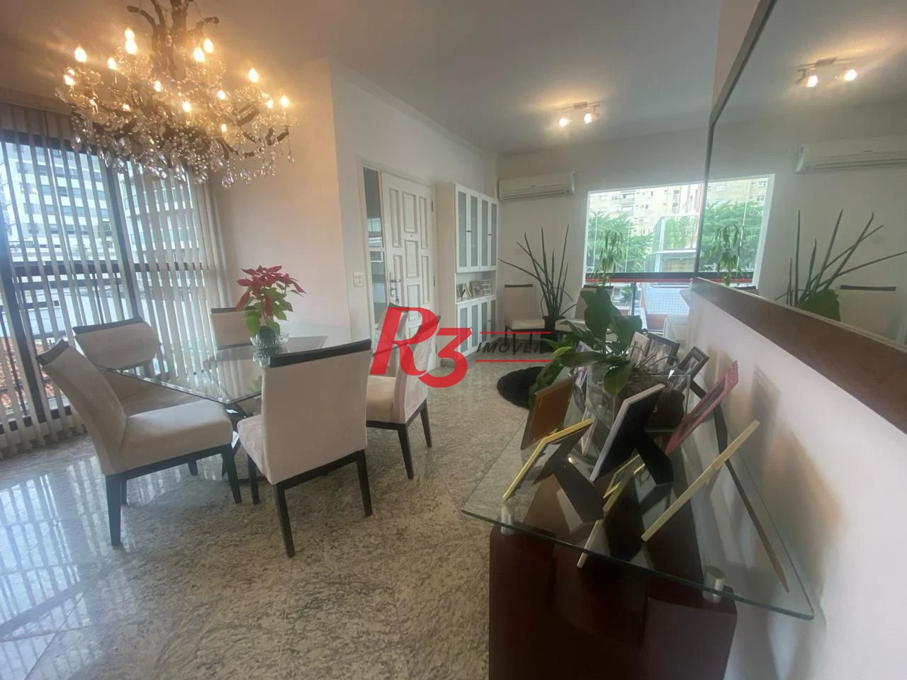 Apartamento com 3 dormitórios à venda, 140 m² por R$ 1.170.000,00 - Embaré - Santos/SP