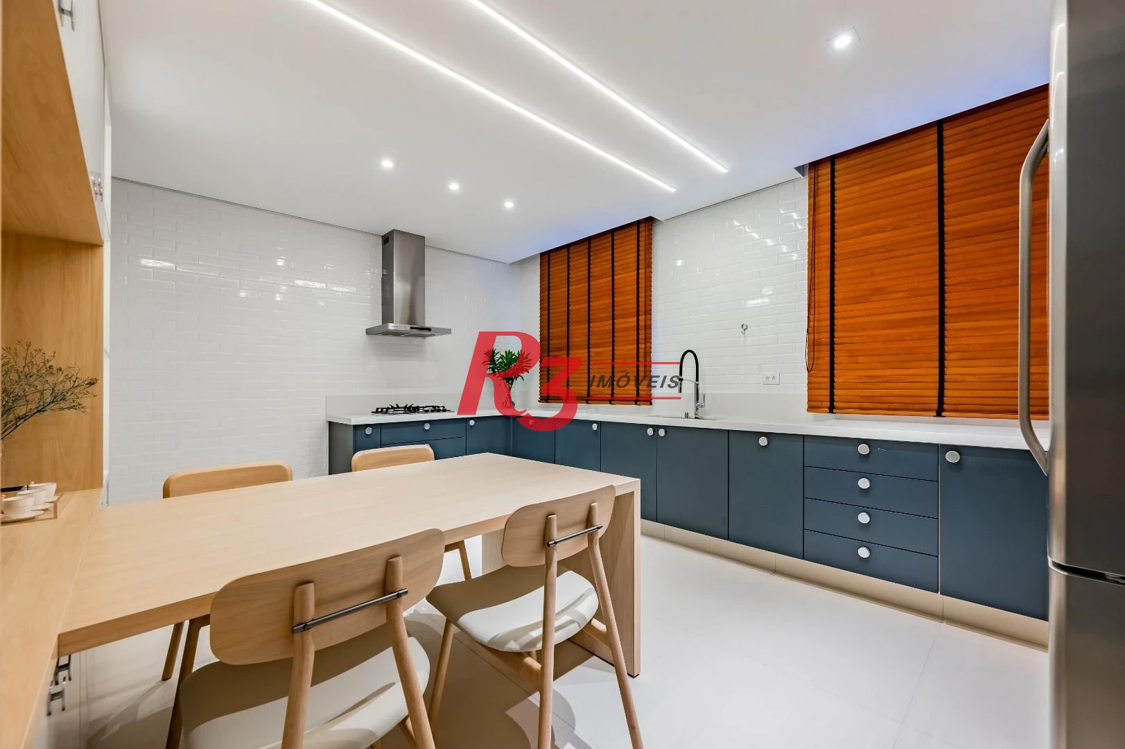 Apartamento com 3 dormitórios à venda, 234 m² por R$ 3.500.000,00 - Boqueirão - Santos/SP