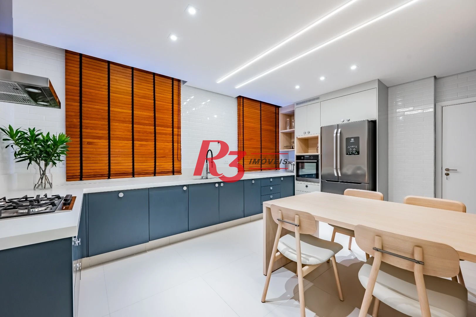 Apartamento com 3 dormitórios à venda, 234 m² por R$ 3.500.000,00 - Boqueirão - Santos/SP
