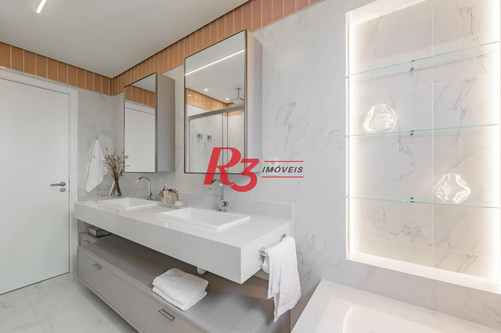 Apartamento com 3 dormitórios à venda, 234 m² por R$ 3.500.000,00 - Boqueirão - Santos/SP