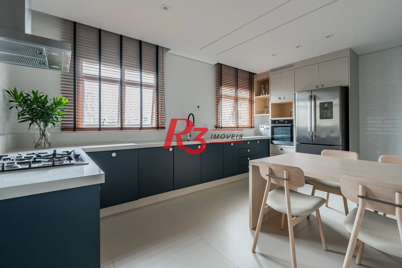 Apartamento com 3 dormitórios à venda, 234 m² por R$ 3.500.000,00 - Boqueirão - Santos/SP