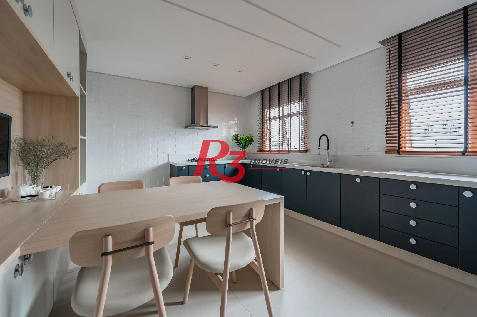 Apartamento com 3 dormitórios à venda, 234 m² por R$ 3.500.000,00 - Boqueirão - Santos/SP