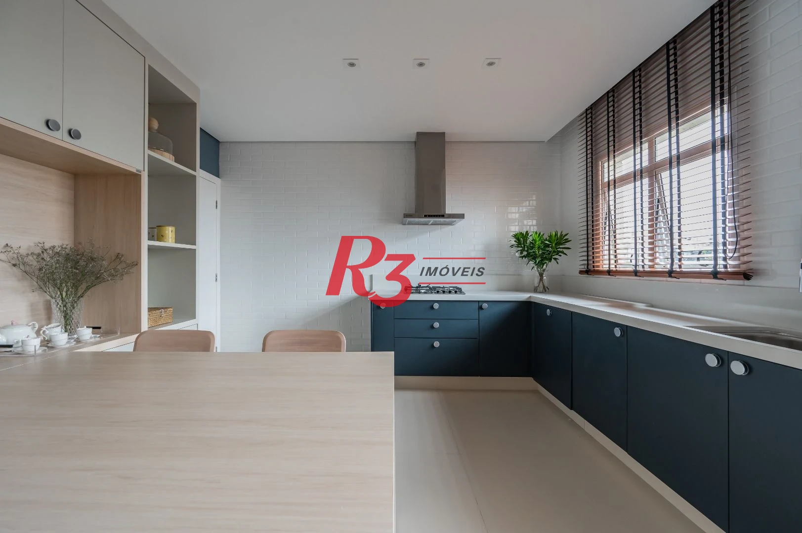 Apartamento com 3 dormitórios à venda, 234 m² por R$ 3.500.000,00 - Boqueirão - Santos/SP