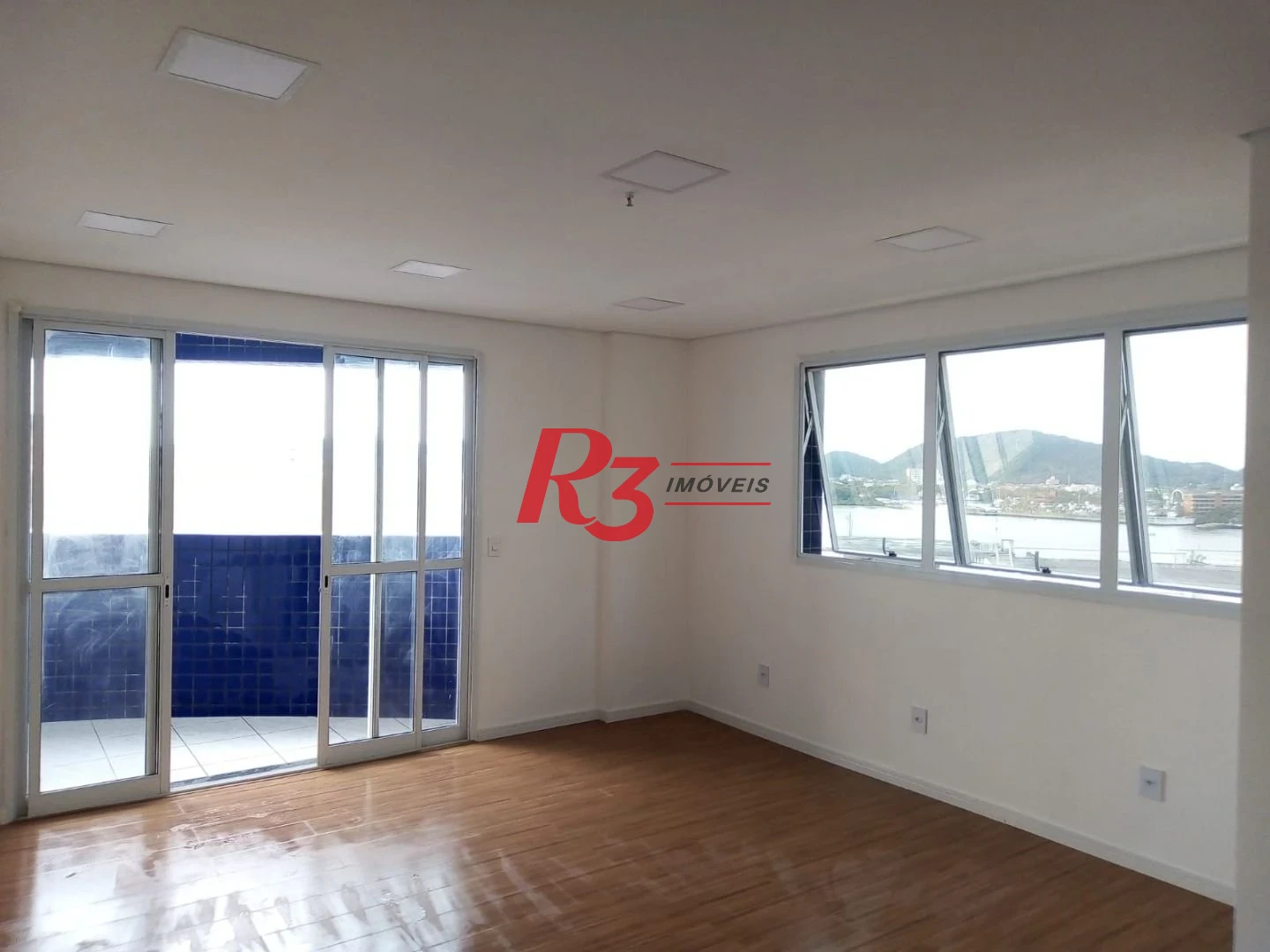 Sala para alugar, 36 m² por R$ 3.600,00/mês - Ponta da Praia - Santos/SP