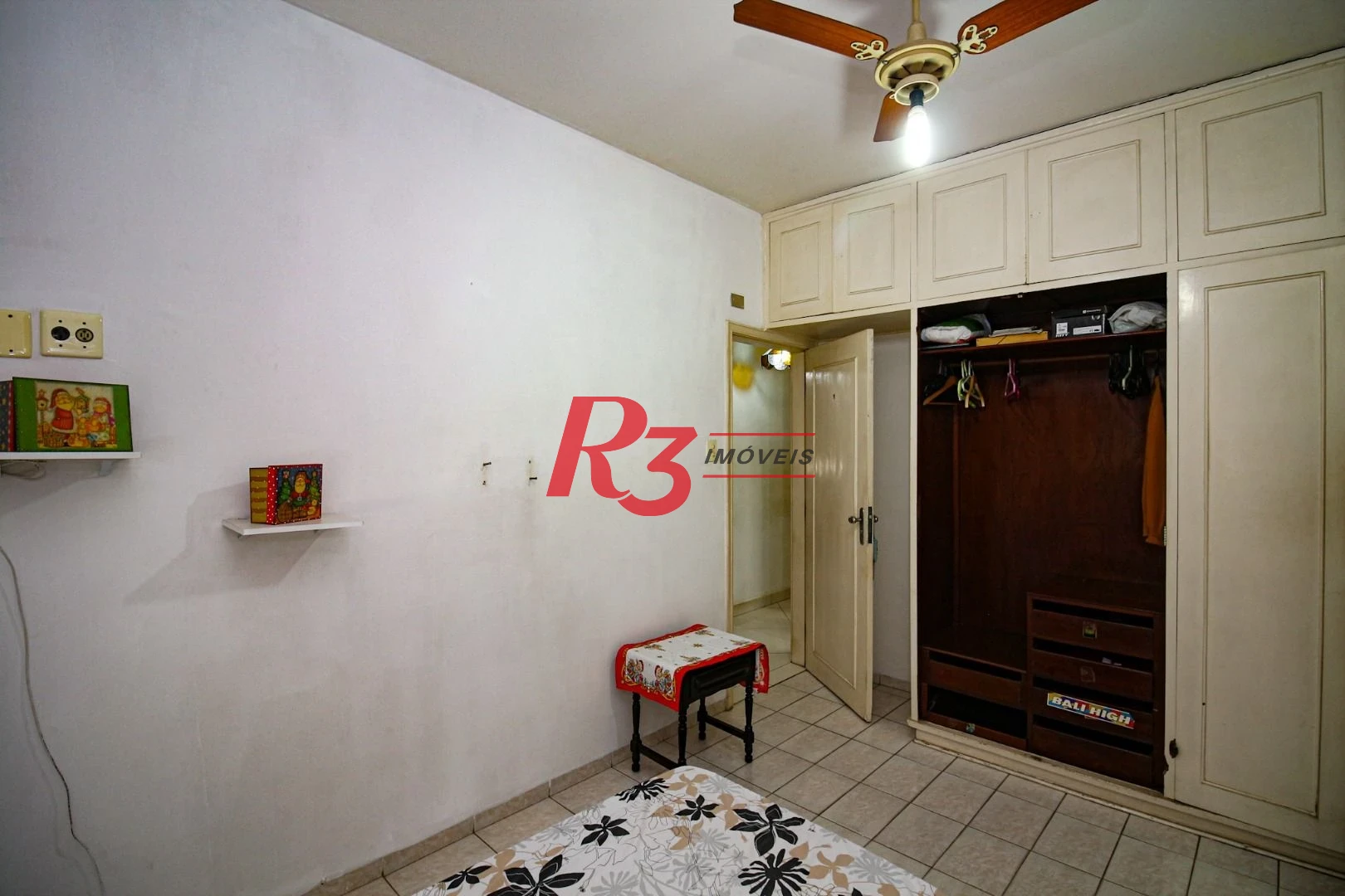 Apartamento com 3 dormitórios à venda, 146 m² por R$ 700.000,00 - Gonzaga - Santos/SP