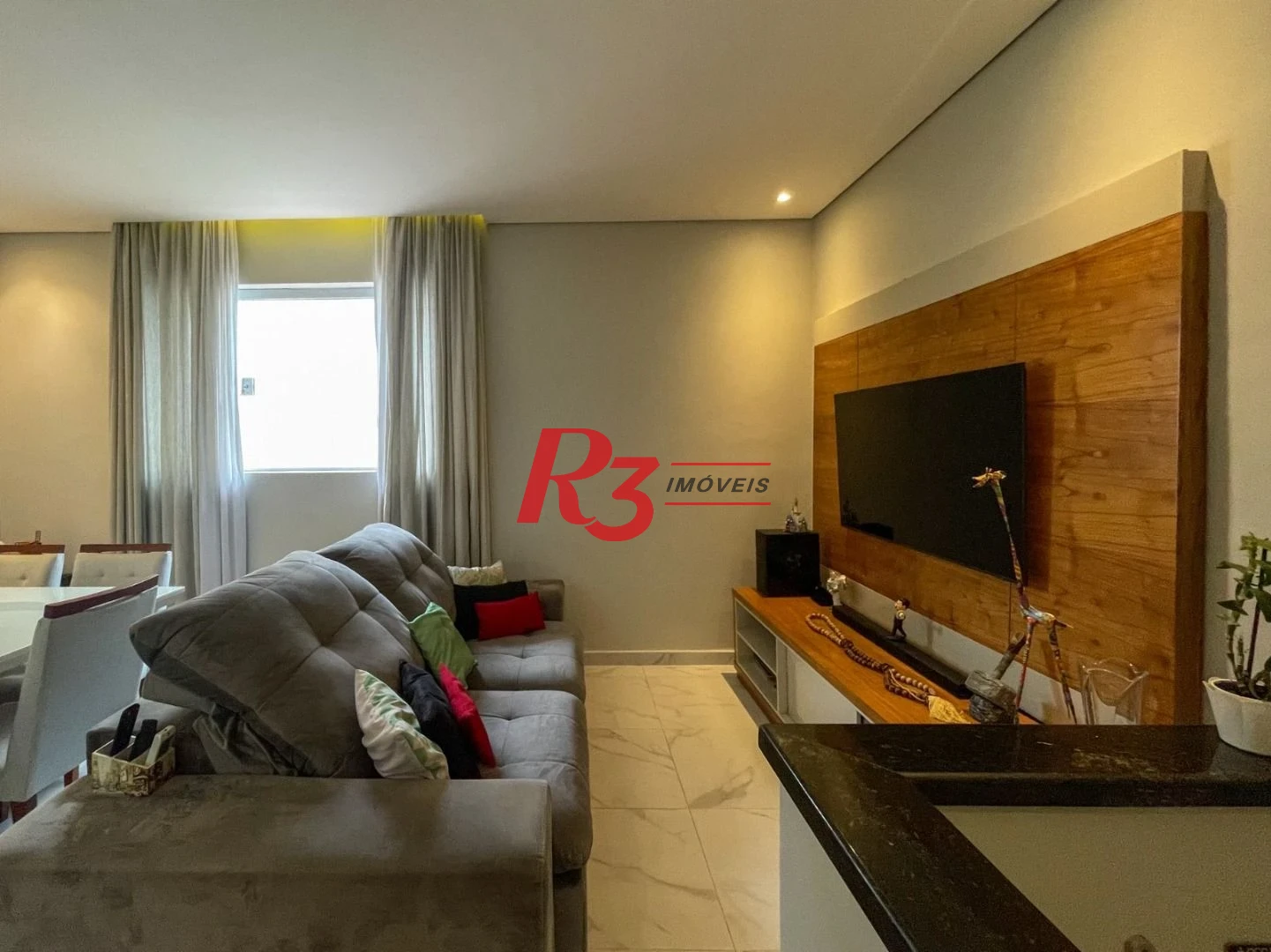 Sobreposta com 2 dormitórios à venda, 73 m² por R$ 564.000 - Boqueirão - Santos/SP