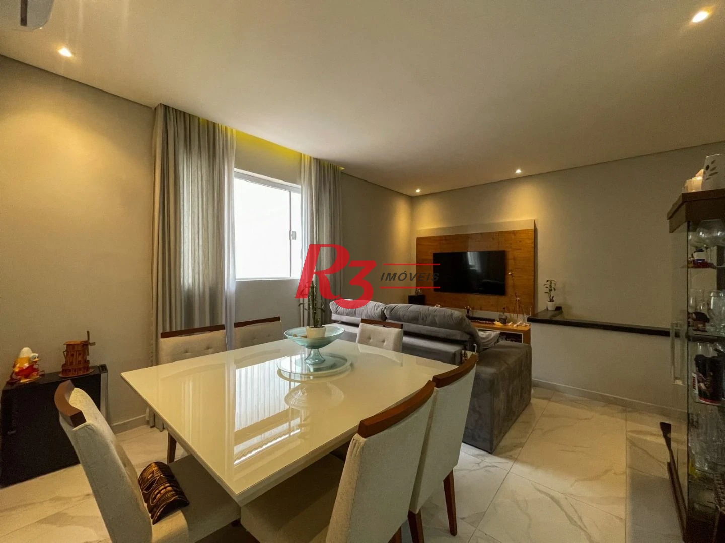 Sobreposta com 2 dormitórios à venda, 73 m² por R$ 564.000 - Boqueirão - Santos/SP