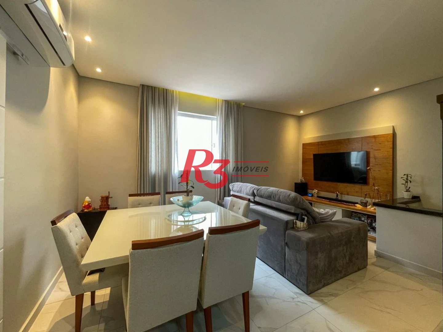 Sobreposta com 2 dormitórios à venda, 73 m² por R$ 564.000 - Boqueirão - Santos/SP