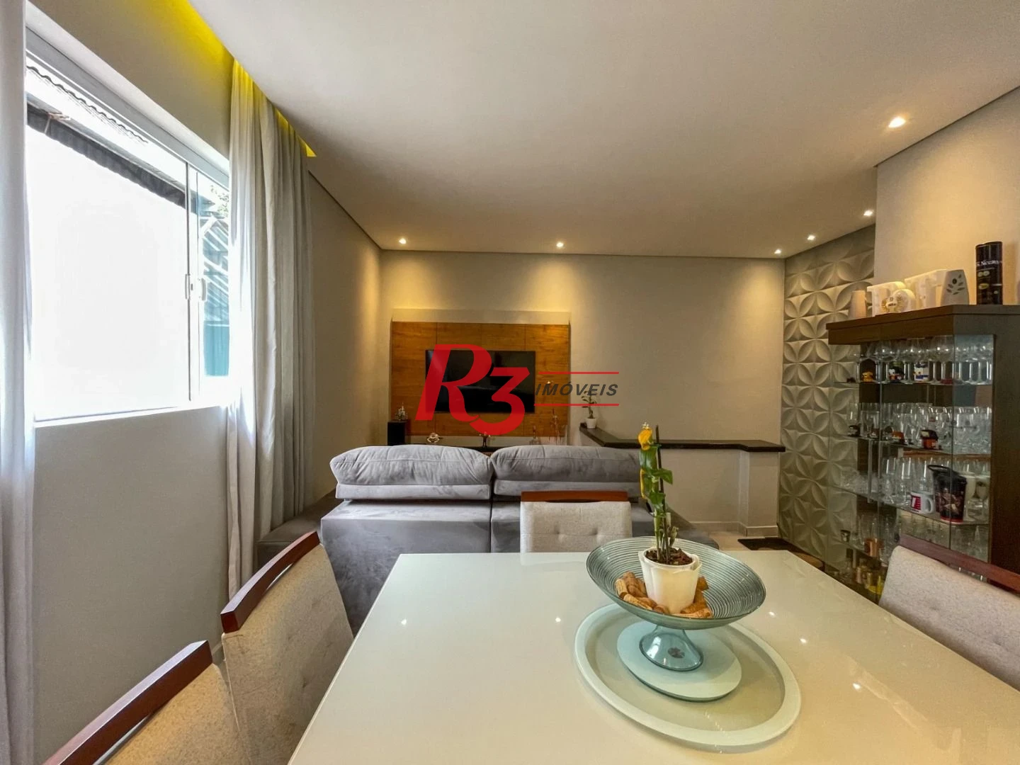 Sobreposta com 2 dormitórios à venda, 73 m² por R$ 564.000 - Boqueirão - Santos/SP