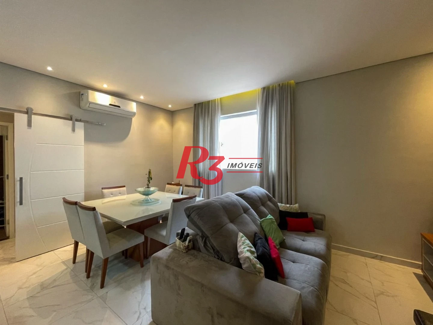 Sobreposta com 2 dormitórios à venda, 73 m² por R$ 564.000 - Boqueirão - Santos/SP