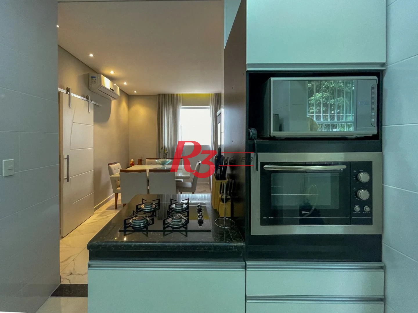 Sobreposta com 2 dormitórios à venda, 73 m² por R$ 564.000 - Boqueirão - Santos/SP