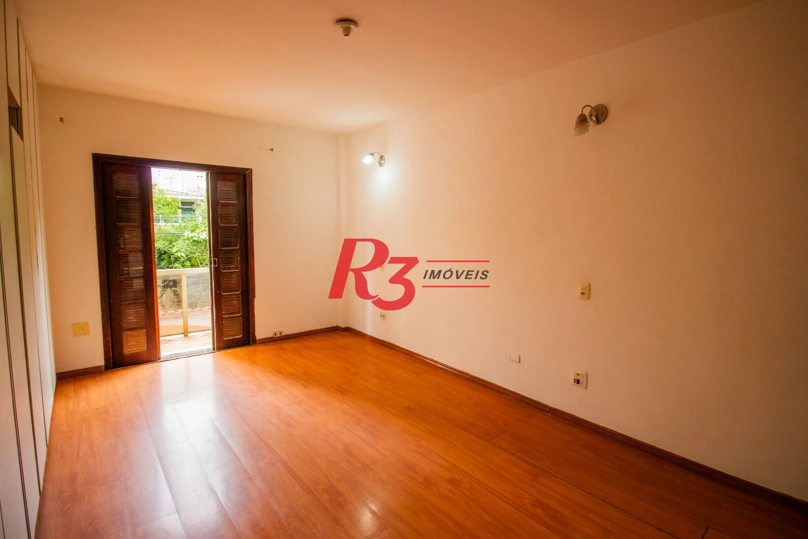 Casa com 4 dormitórios para alugar, 385 m² por R$ 20.934,21/mês - Ponta da Praia - Santos/SP