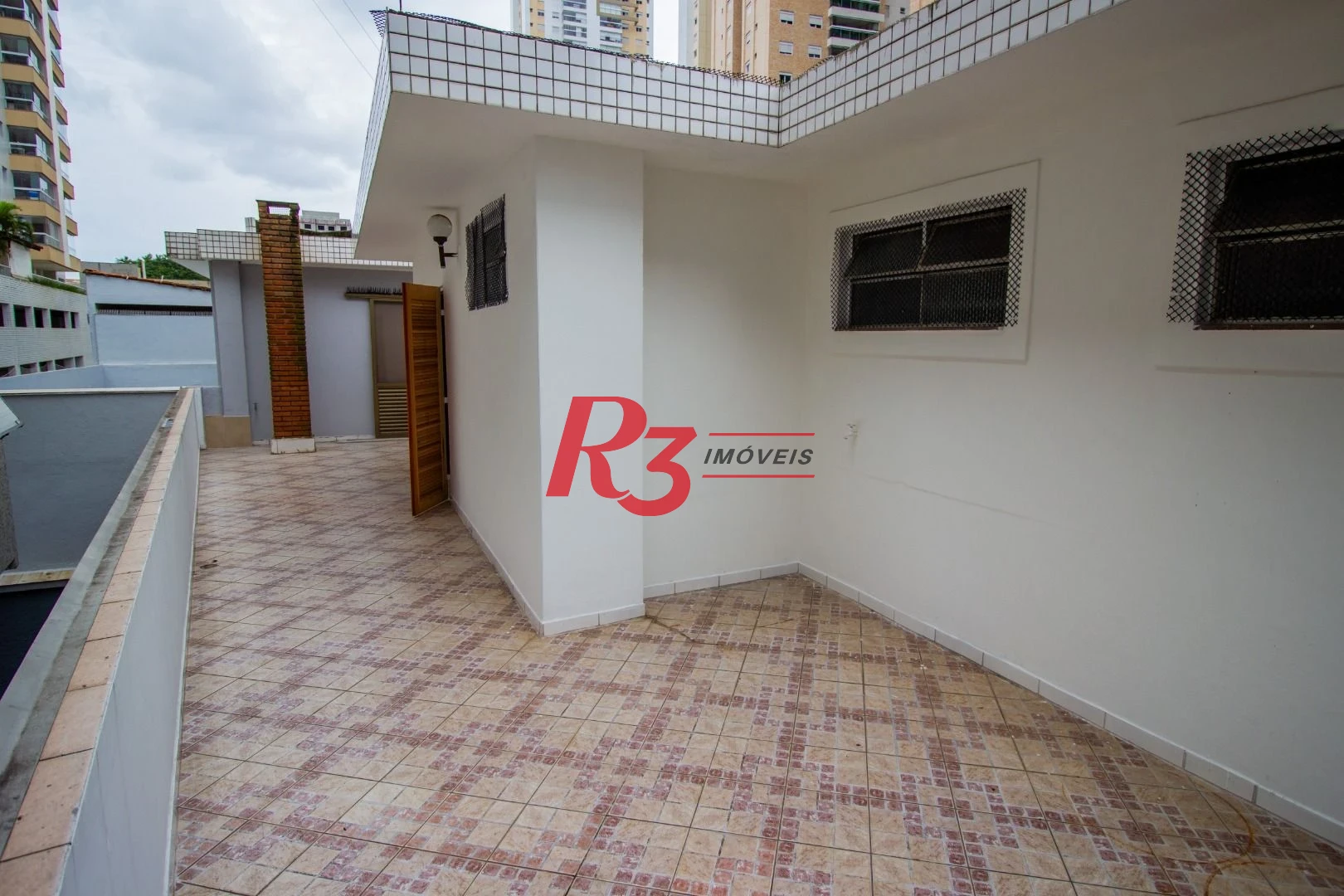 Casa com 4 dormitórios para alugar, 385 m² por R$ 20.934,21/mês - Ponta da Praia - Santos/SP