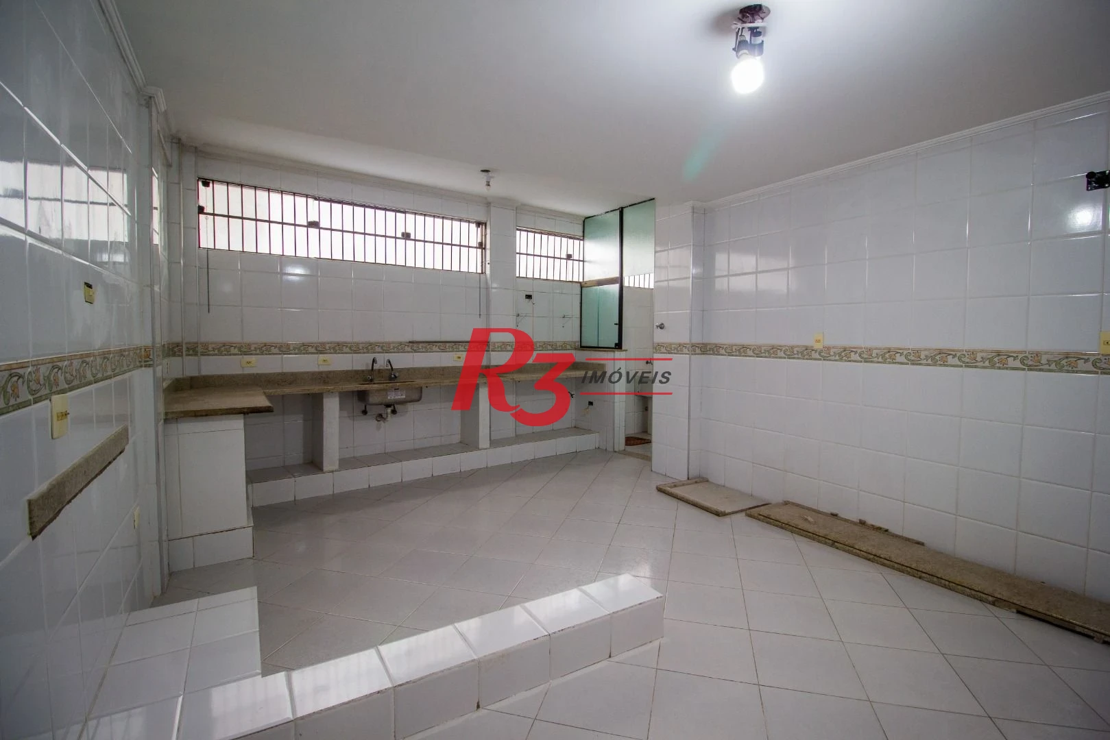 Casa com 4 dormitórios para alugar, 385 m² por R$ 20.934,21/mês - Ponta da Praia - Santos/SP