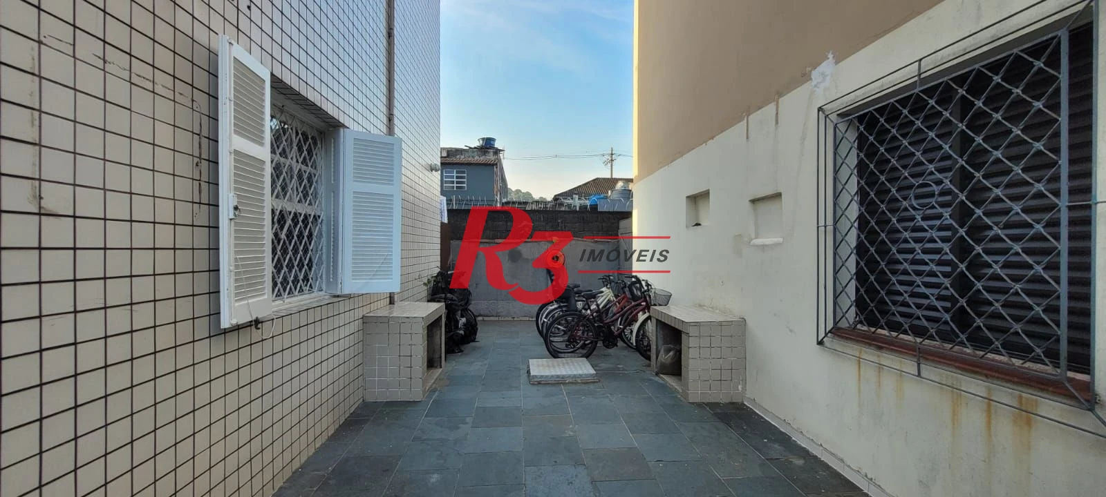 Apartamento com 2 dormitórios à venda, 69 m² por R$ 320.000,00 - Vila Matias - Santos/SP