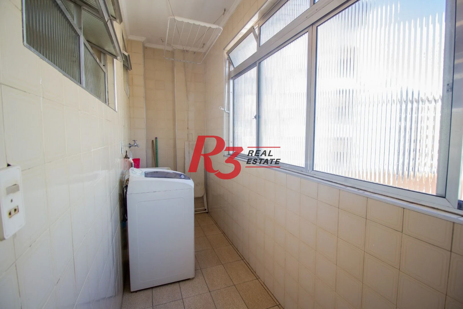 Apartamento para alugar, 60 m² por R$ 3.200,00/mês - Gonzaga - Santos/SP