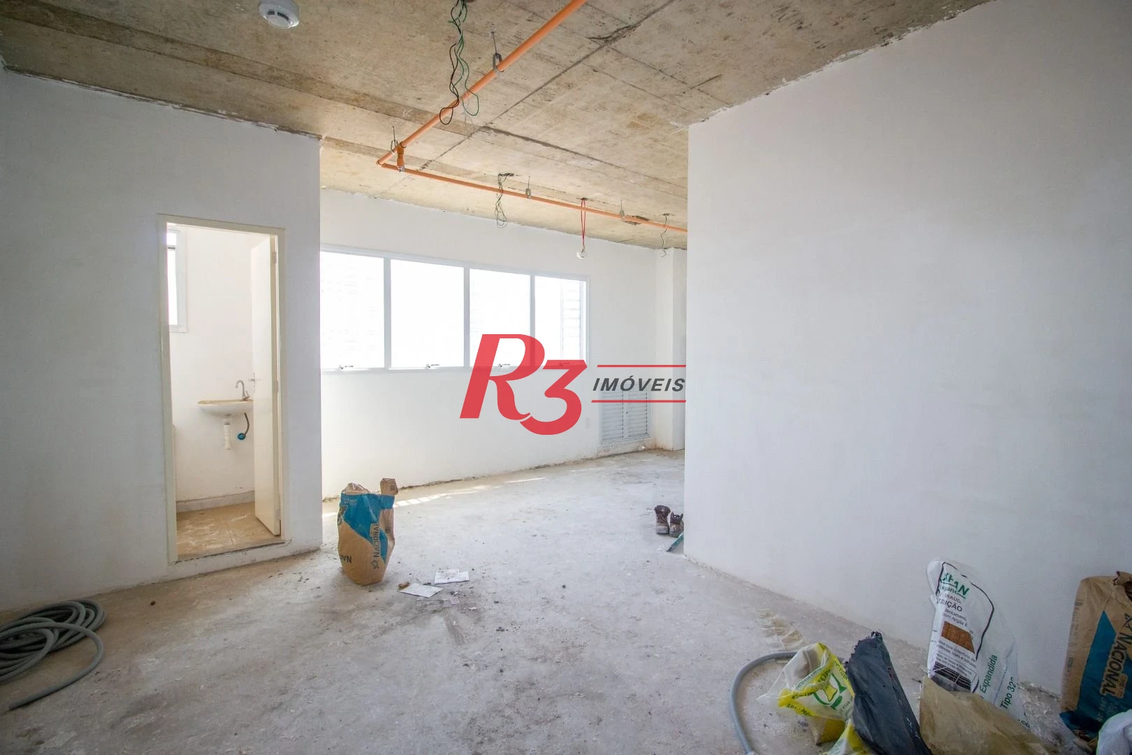Sala à venda, 35 m² por R$ 346.698,00 - Ponta da Praia - Santos/SP
