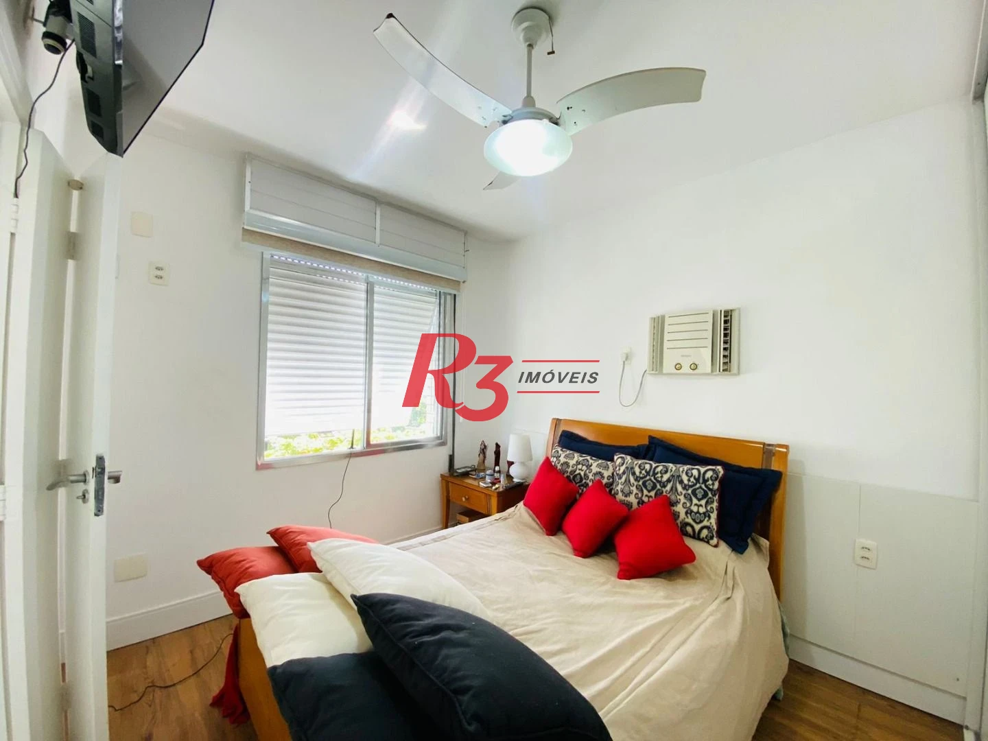 Apartamento com 3 dormitórios à venda, 95 m² por R$ 880.000,00 - Ponta da Praia - Santos/SP