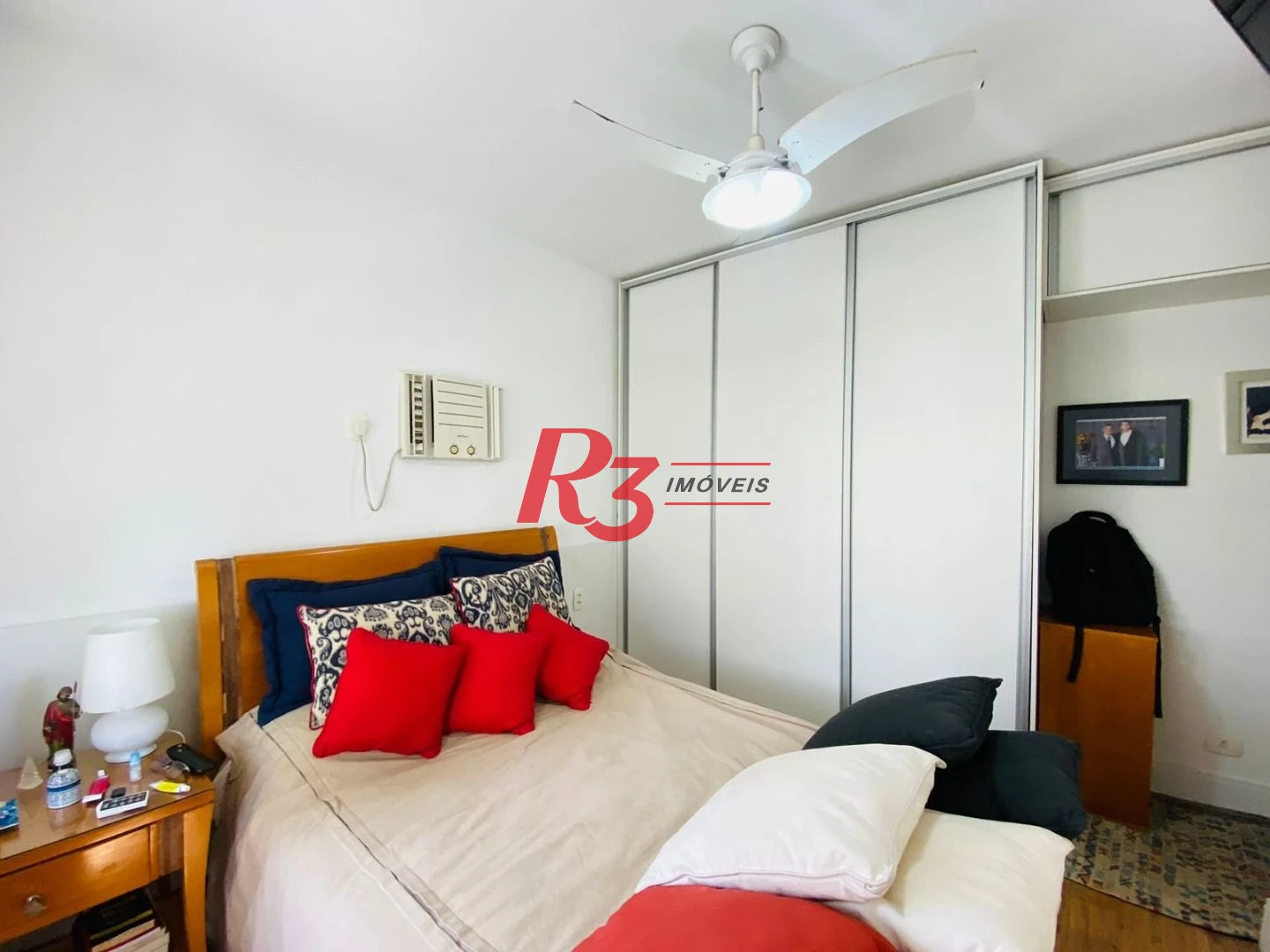 Apartamento com 3 dormitórios à venda, 95 m² por R$ 880.000,00 - Ponta da Praia - Santos/SP