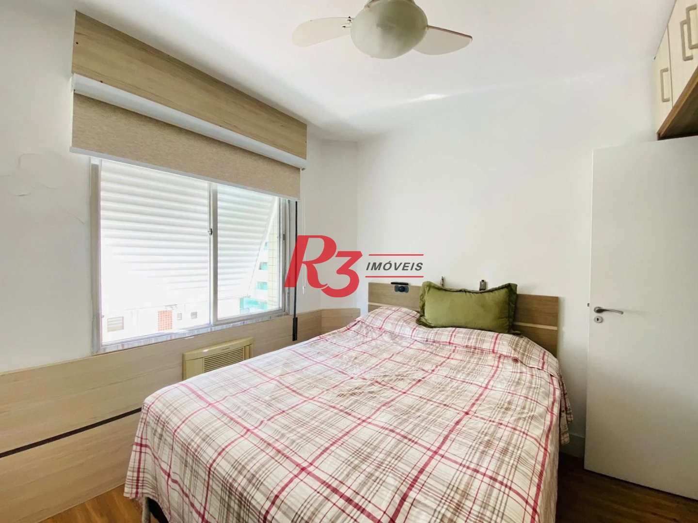 Apartamento com 3 dormitórios à venda, 95 m² por R$ 880.000,00 - Ponta da Praia - Santos/SP