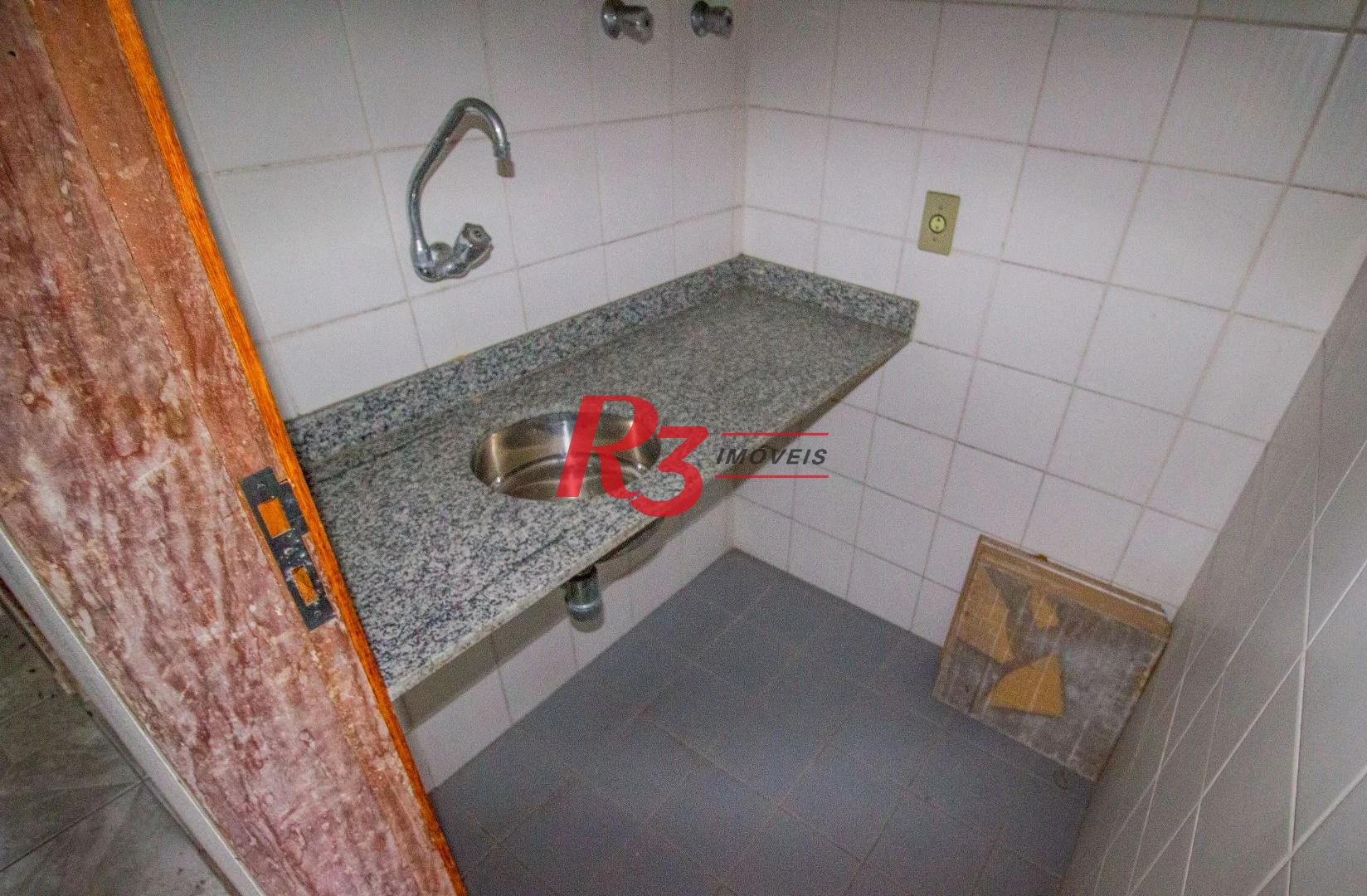 Sala à venda, 43 m² por R$ 353.000,00 - Encruzilhada - Santos/SP