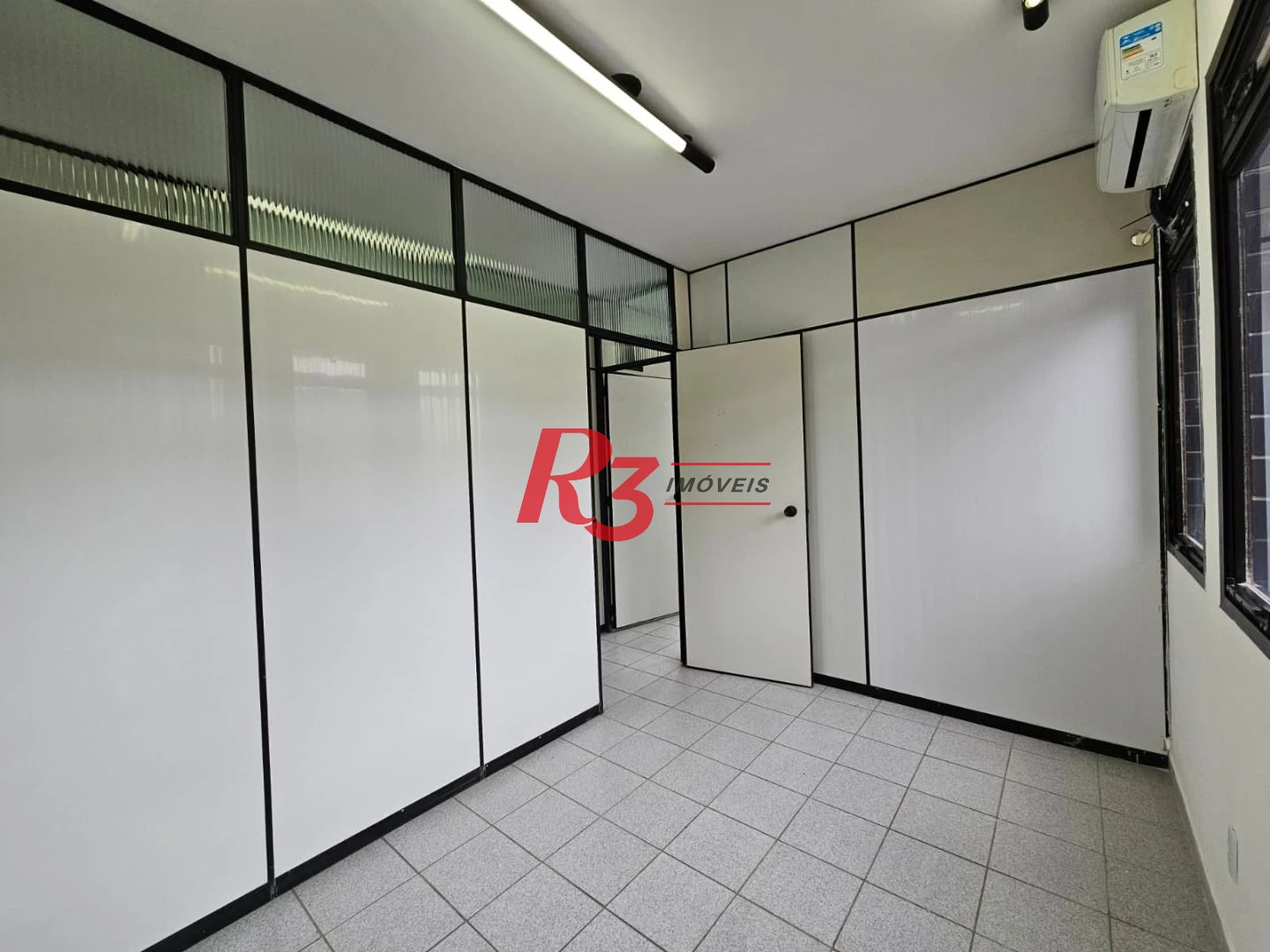 Sala, 85 m² - venda por R$ 370.000,00 ou aluguel por R$ 3.700,00/mês - Campo Grande - Santos/SP