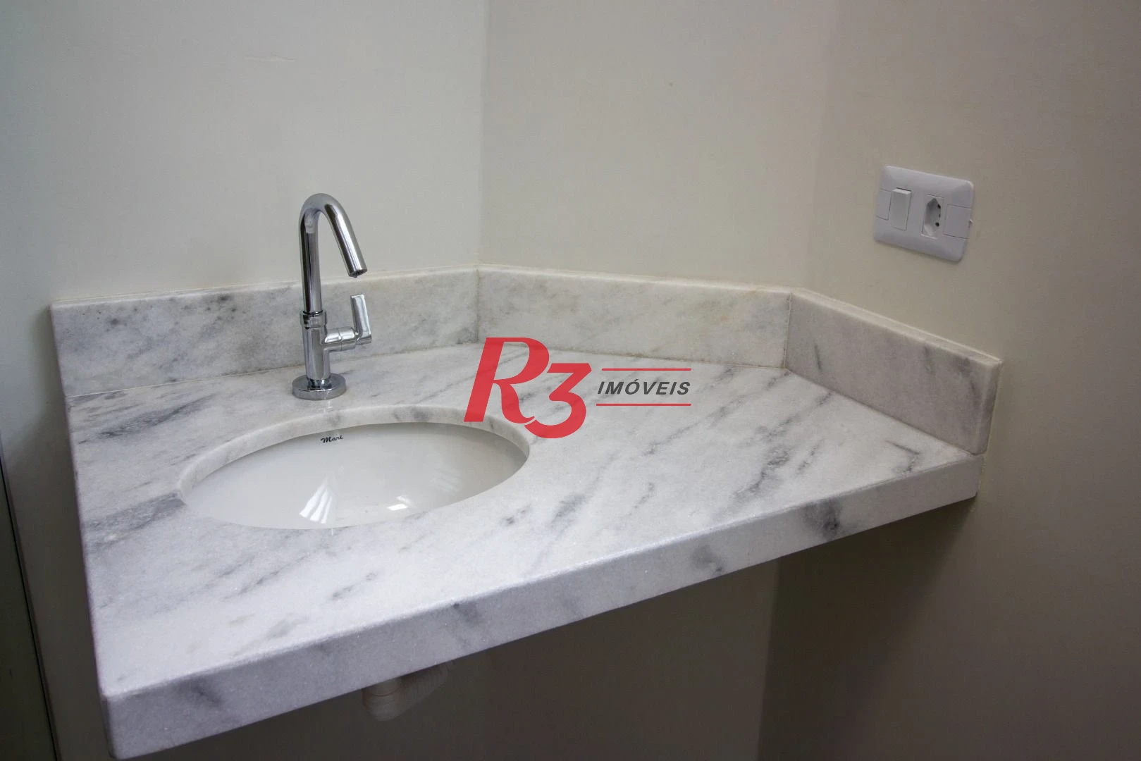 Apartamento com 2 dormitórios para alugar, 78 m² por R$ 493,97/mês - Boqueirão - Santos/SP