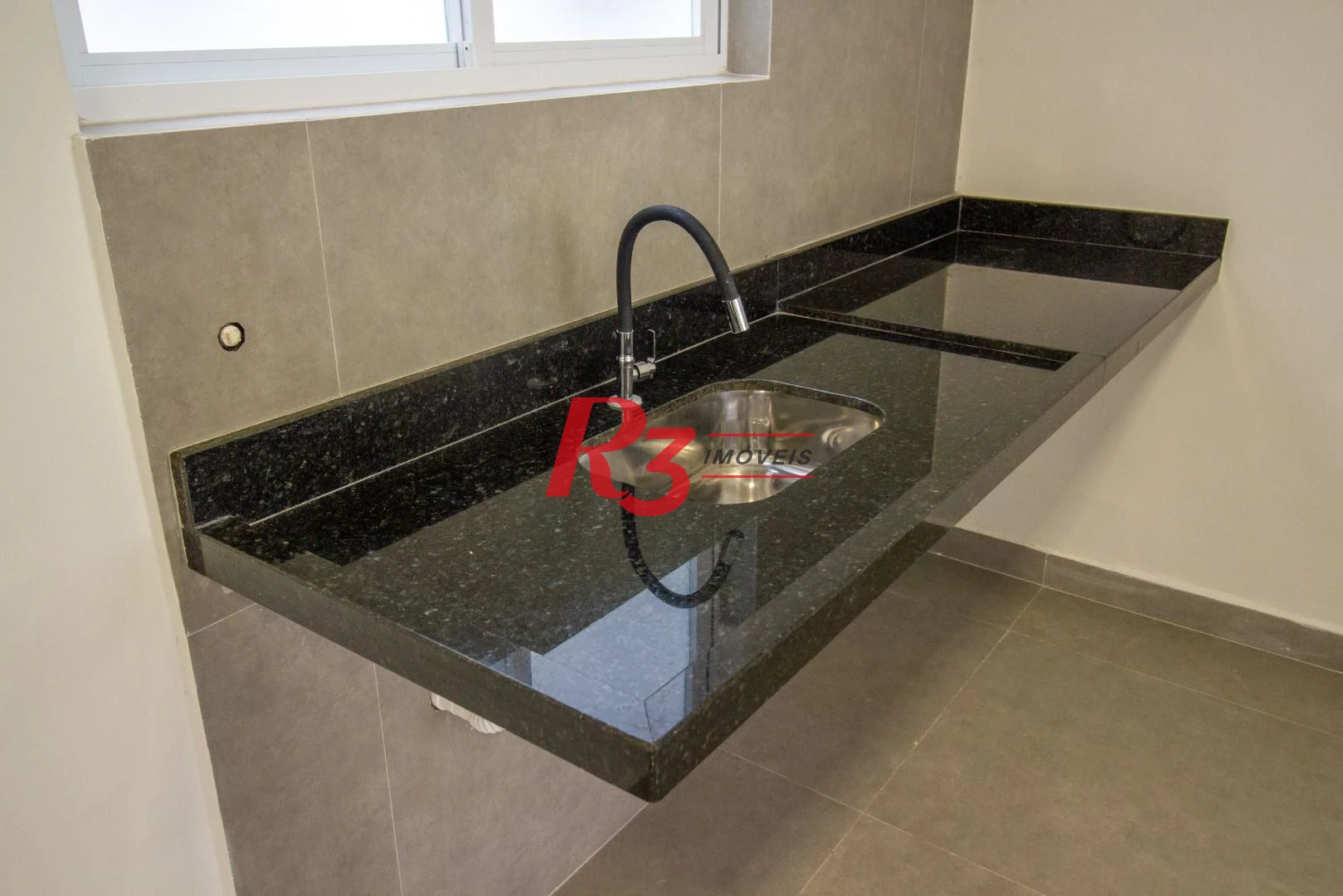 Apartamento com 2 dormitórios para alugar, 78 m² por R$ 493,97/mês - Boqueirão - Santos/SP