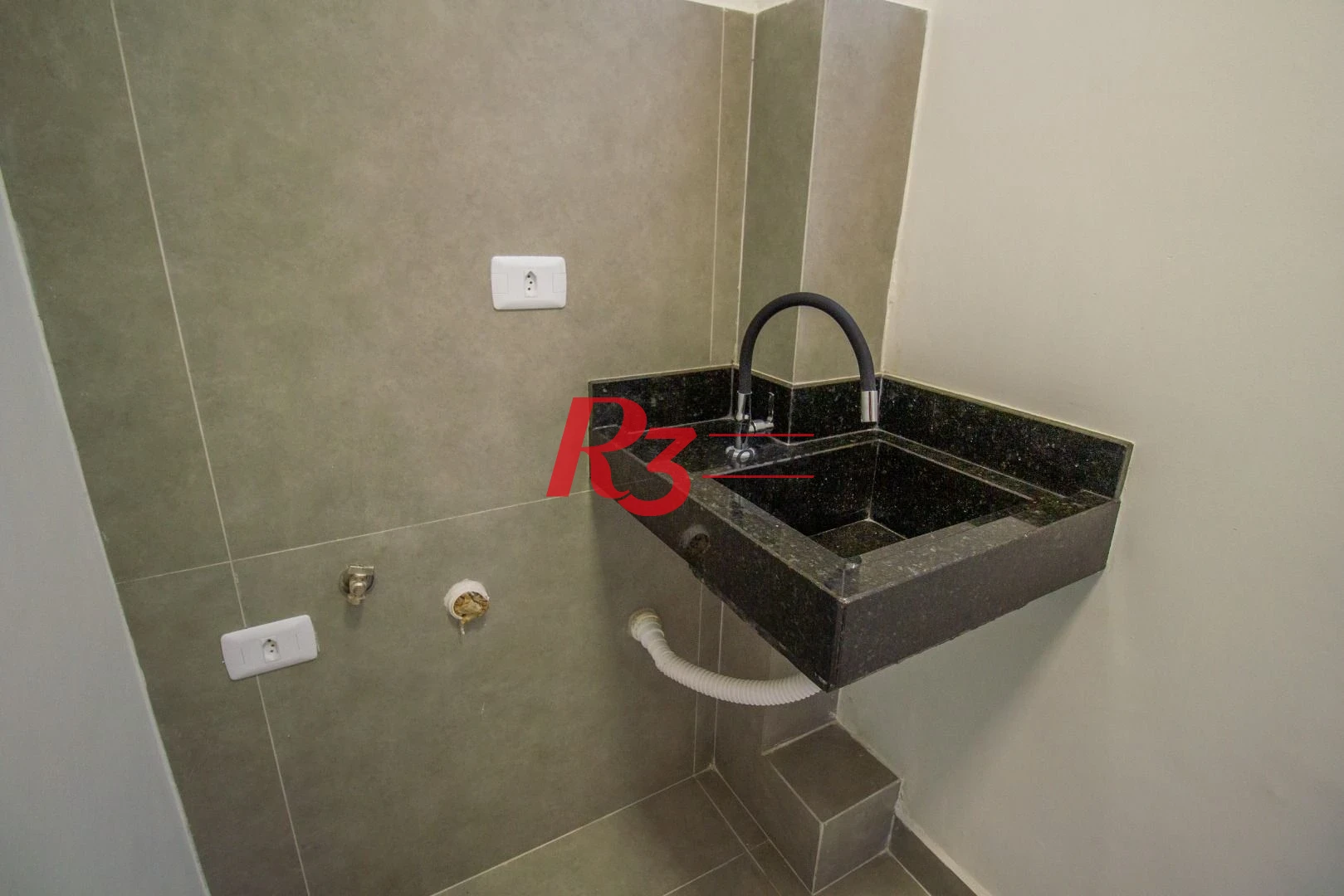 Apartamento com 2 dormitórios para alugar, 78 m² por R$ 493,97/mês - Boqueirão - Santos/SP