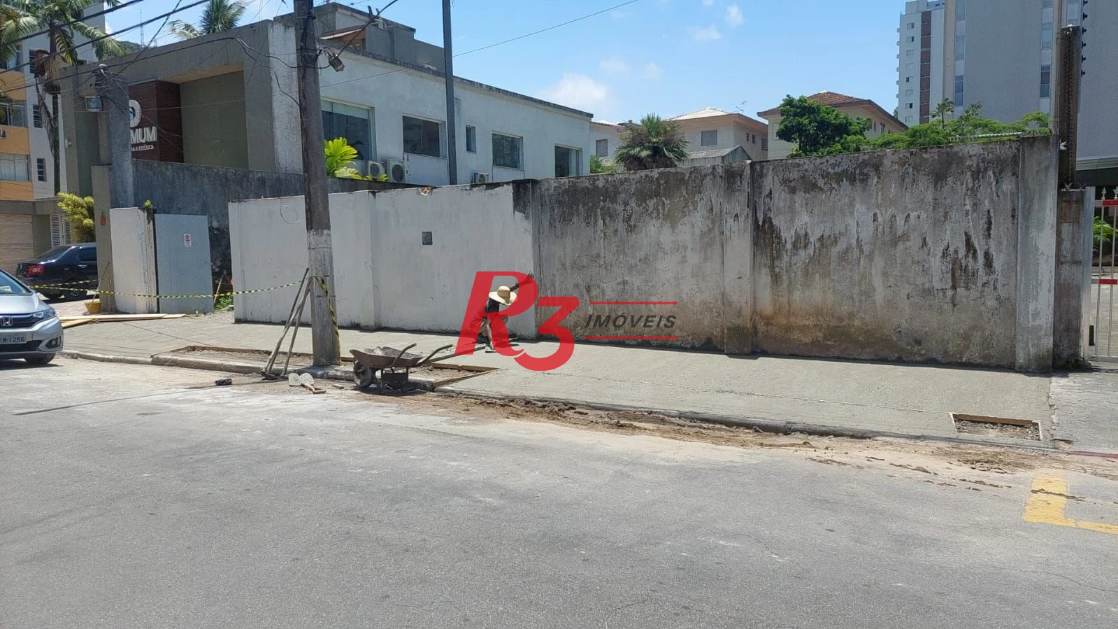 Terreno para alugar, 654 m² por R$ 10.998,74/mês - Centro - Guarujá/SP