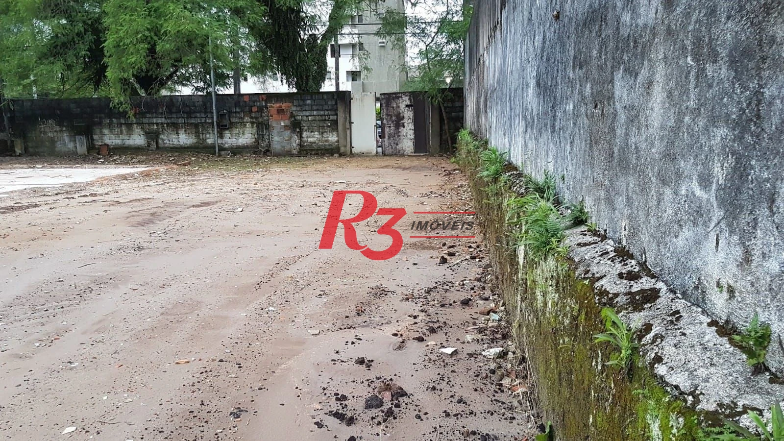 Terreno para alugar, 654 m² por R$ 10.998,74/mês - Centro - Guarujá/SP